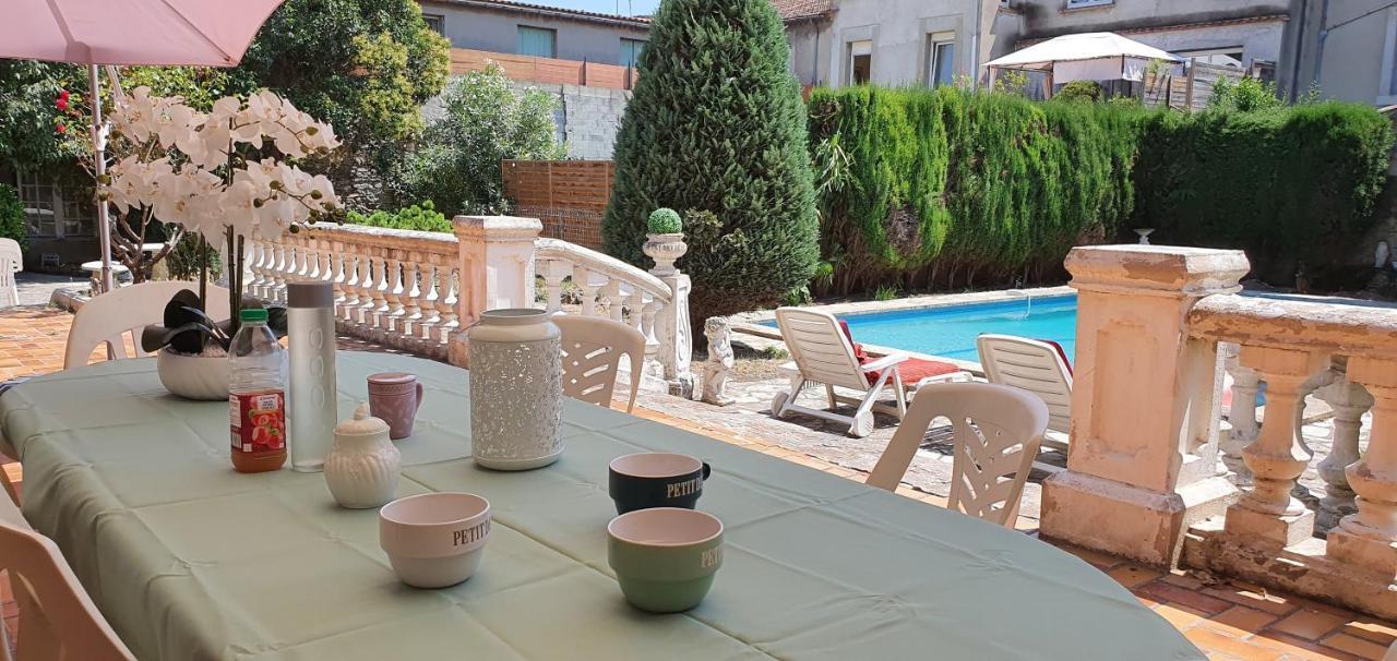 La Casa De Margarita Y Sisco, Villa Avec Piscine การ์กาซอน ภายนอก รูปภาพ